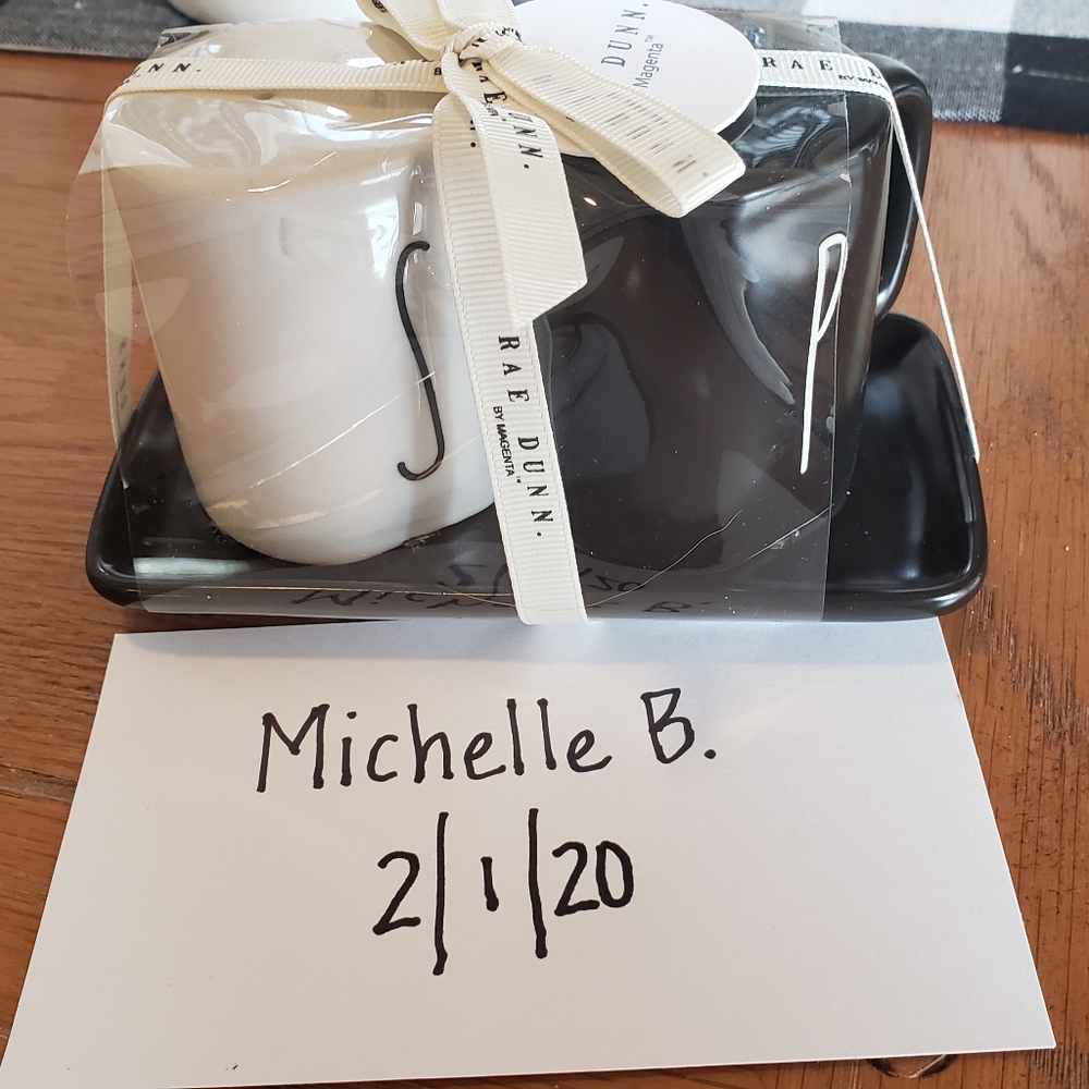 Rae Dunn Salt and pepper shakers